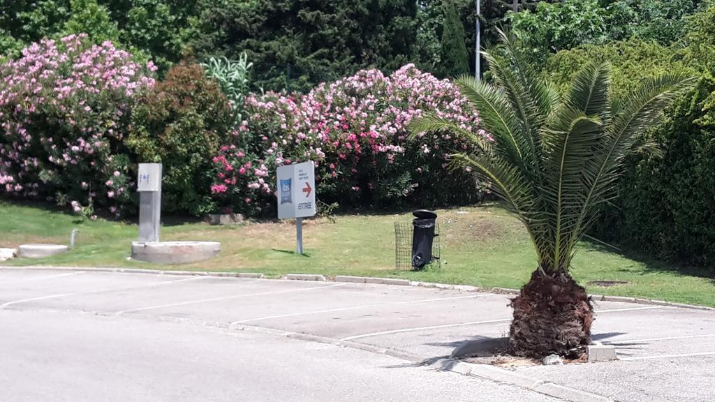 Ibis Budget Marseille Est Porte D'Aubagne מראה חיצוני תמונה
